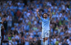 西班牙塞尔电台最新报道：巴塞罗那俱乐部已与曼城就布斯克茨转会达成初步协议，但拜仁慕尼黑主帅弗里克坚持要求先对球队阵容进行大规模调整后再推进交易